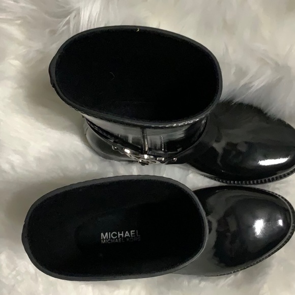 🆕👢MICHAEL KORS ankle 🌧 boot black👢☔️🖤Size 6W - Picture 12 of 13